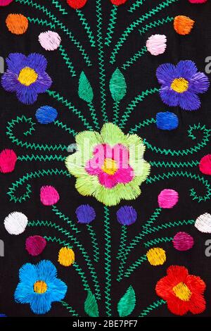 Mexican traditional ornament style colorful textile with floral pattern decoration Banque D'Images