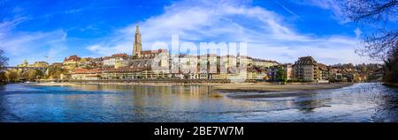 Vue sur la vieille ville avec le Conster bernois et la rivière Aare, Inner City, Berne, Canton de Berne, Suisse Banque D'Images