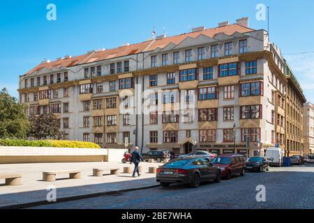 Les 'Coopérative Housess' ont été construites 1919-1921 comme enseignants de logement coopératif dans le style Cubiste déteinté par Otakar Novotný. Prague, République tchèque. Banque D'Images