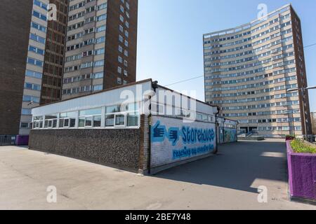 Magasin, banque alimentaire, Queensway Estate. Southend-on-Sea, Royaume-Uni Banque D'Images