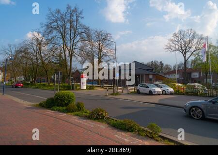 hude, allemagne, 13 avril 2020: Nouveau bâtiment du poste de sauvetage et du poste de police à hude Banque D'Images