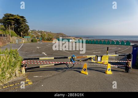 Photo : le parking fermé de Langland Bay, près de Swansea, Pays de Galles, Royaume-Uni. Re: Week-end des vacances de Pâques, Covid-19 Coronavirus pandémique, Swasea, Royaume-Uni. Banque D'Images