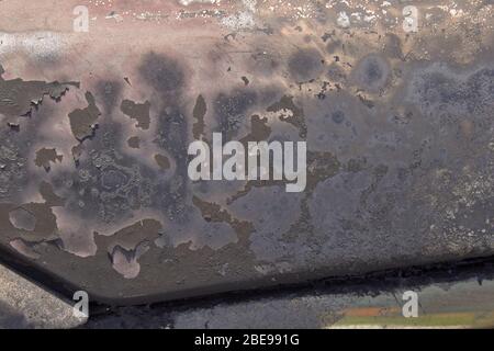 la texture de fer de la partie brûlée de la voiture avec de la rouille Banque D'Images