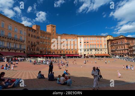 SIENNE, ITALIE 25 MAI 2017 : Piazza del Campo.le centre historique de Sienne a été déclaré par l'UNESCO site du patrimoine mondial. Magnifique historique Banque D'Images