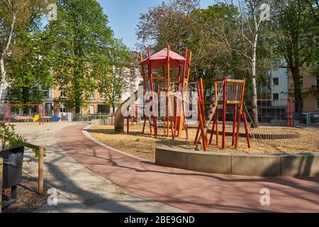Spielplatz, wegen dem Coronavius geschlossen, Bockenheim, Francfort-sur-le-Main, Allemagne Banque D'Images