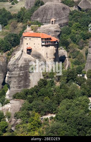 Meteora, formation de roches bien connue en Grèce centrale, complexe de monastères orthodoxes de l'est, site du patrimoine mondial de l'UNESCO, Balkans, Grèce Banque D'Images