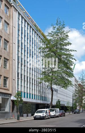 Architecture des années 1950 Glass Frontage Sanderson Hotel, 49-57 Berners Street, Londres WC1 par Slater Moberly & Uren Banque D'Images