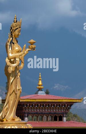 Bhoutan, Thimphu. Kuensel Phodrang aka Buddha point, qui abrite la plus grande statue de Bouddha du pays. Statue de Golden Bodhisattva. Banque D'Images