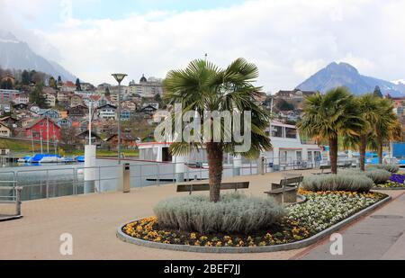 Ville de Spiez, située sur la rive sud du lac Thun. Suisse, Europe. Banque D'Images