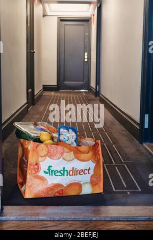 FreshDirect est un service de commande d'épicerie en ligne qui livre aux immeubles d'appartements de New York City, aux États-Unis Banque D'Images