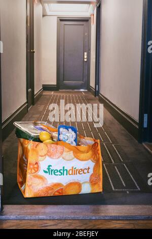 FreshDirect est un service de commande d'épicerie en ligne qui livre aux immeubles d'appartements de New York City, aux États-Unis Banque D'Images