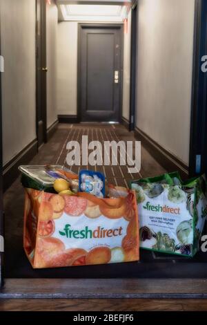 FreshDirect est un service de commande d'épicerie en ligne qui livre aux immeubles d'appartements de New York City, aux États-Unis Banque D'Images