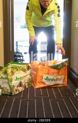 FreshDirect est un service de commande d'épicerie en ligne qui livre aux immeubles d'appartements de New York City, aux États-Unis Banque D'Images