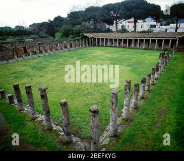 Quadriporticus des théâtres ou des casernes de Gladiateurs. Banque D'Images