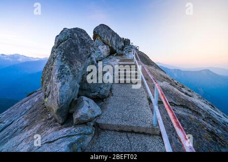 parc national sequoia, californie, états-unis. : montagne de roches Moro au coucher du soleil. Banque D'Images