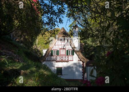 La maison d'hôtes au Parc naturel de Queimadas dans le centre de Madère sur l'île de Madère du Portugal. Portugal, Madère, avril 2018 Banque D'Images