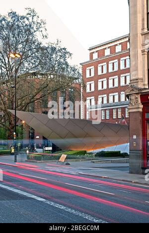 Centre d'information de la ville de Londres St. Paul's Churcheryard, Londres EC4M 8BX Make Architects Ken Shuttleworth Banque D'Images