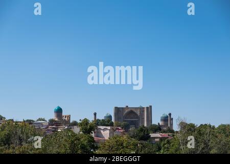 Vue sur Samarkand depuis l'Observatoire d'Ulugbek Banque D'Images