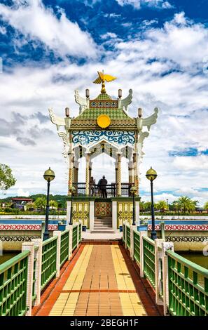 Royal Barge de la Mosquée Omar Ali Saifuddin à Bandar Seri Begawan, Brunei Banque D'Images