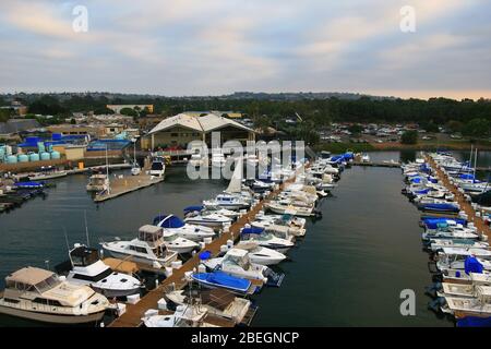 San Diego, 19 AOÛT 2009 - vue sur le coucher du soleil sur SeaWorld Marina Banque D'Images