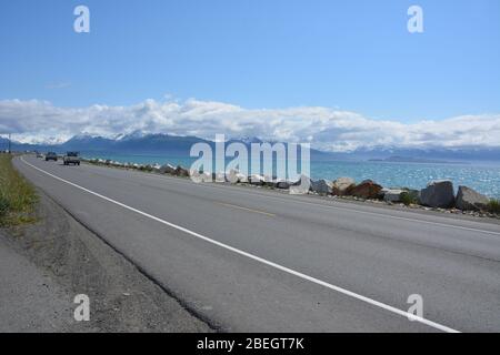 La plus longue route du monde vers les eaux océaniques, la Highway 1 le long de Homer Spit, Alaska, États-Unis. Banque D'Images