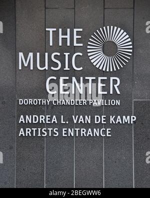 LOS ANGELES, CA/USA - 21 DÉCEMBRE 2018 : logo et signe pour le Centre de musique de Los Angeles, le Pavillon Dorothy Chandler Banque D'Images