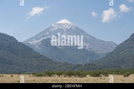 Lanin Vulcano est de 3747 m de haut, très bon pour l'escalade. Banque D'Images