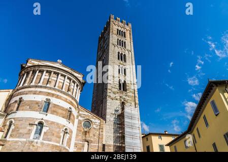 Basilique San Frediano dans l'ancienne ville de Lucques, Italie. Banque D'Images