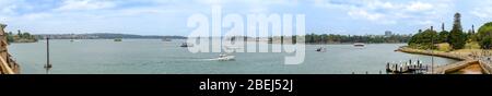 Vue panoramique sur les jardins botaniques royaux et les résidences de Sydney depuis l'Opéra de Sydney Banque D'Images