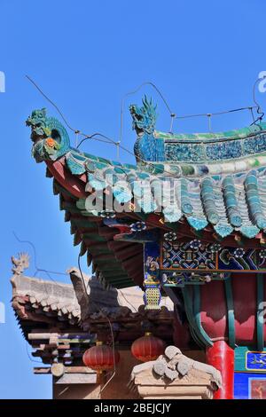 Le toit du temple Guan Yu à l'extérieur de la ville intérieure-forteresse du col de Jiayu-Jiayuguan-Gansu-Chine-0796 Banque D'Images