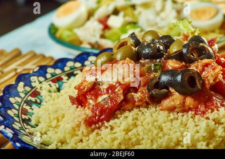 Tunisien Sesksou bel hout - poisson ethnique couscous fermer ip Banque D'Images