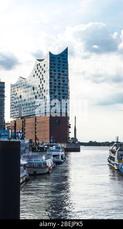 HAMBOURG, ALLEMAGNE - 23 juin 2019 salle philharmonique Elbphilarmonie dans le quartier portuaire de HafenCity à Hambourg Banque D'Images