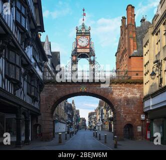 Chester Eastgate horloge déserte rues de la ville Banque D'Images