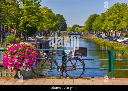 Belle vue sur le canal d'Amsterdam Banque D'Images