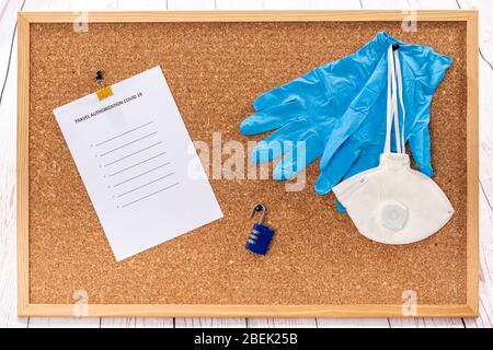 Coronavirus organiser pour voyager avec autorisation et équipement. Mémos et notes. Banque D'Images