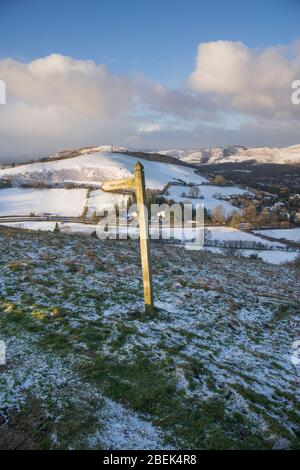 Vue de Gaerstone sur Hope Bowdler Hill, Church Stretton, Shropshire, Angleterre, Royaume-Uni en hiver. Banque D'Images