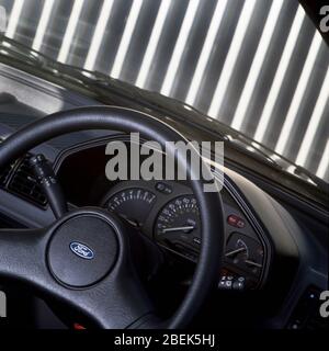 1990 Ford Fiesta XR2i Dashboard Banque D'Images