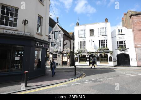 Brighton, Royaume-Uni. 14 avril 2020. Les rues et les routes restent très calmes le 30 jour de l'éclusage au Royaume-Uni. Crédit: James Boardman/Alay Live News Banque D'Images