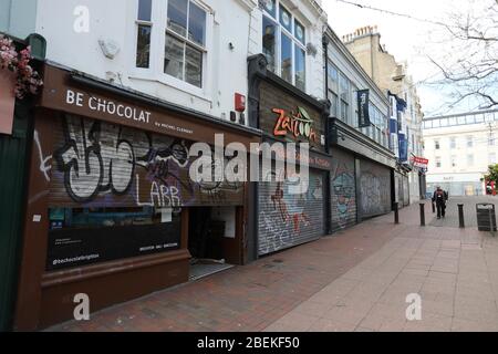 Brighton, Royaume-Uni. 14 avril 2020. Les rues et les routes restent très calmes le 30 jour de l'éclusage au Royaume-Uni. Crédit: James Boardman/Alay Live News Banque D'Images