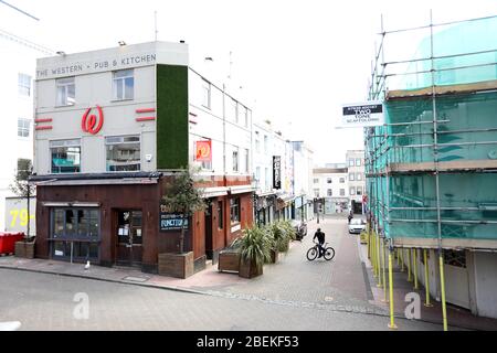 Brighton, Royaume-Uni. 14 avril 2020. Les rues et les routes restent très calmes le 30 jour de l'éclusage au Royaume-Uni. Crédit: James Boardman/Alay Live News Banque D'Images