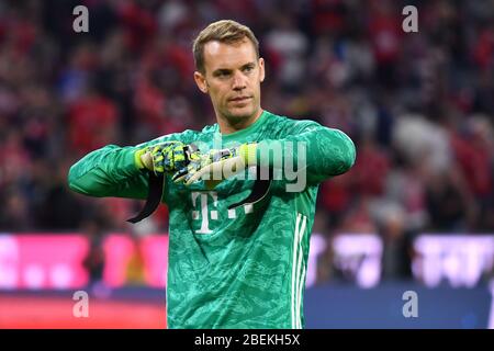 Prêt annuel de plus de 20 millions d'euros ? Avec cette demande énorme, le capitaine Manuel Neuer du FC Bayern Munich aurait mis en colère les responsables du FC Bayern pour l'instant. Photo d'archive: Manuel NEUER (goalwart FC Bayern Munich), action, image unique, couper un motif, demi-figure, demi-figure. Football 1.Bundesliga, 1.match day, match day01, FC Bayern Munich M) - Hertha BSC Berlin (B) 2-2, le 16.08.2019 à Muenchen ALLIANZARENA, DFL RÈGLEMENTS INTERDISENT TOUTE UTILISATION DE PHOTOGRAPHIES COMME SÉQUENCES D'IMAGES ET/OU QUASI-VIDÉO. € | utilisation dans le monde entier Banque D'Images