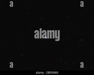 Le système Albireo, double étoile désignée Beta Cygni dans la constellation de Cygnus. Il se compose de deux étoiles, Albireo A et Albireo B. Albireo B est Banque D'Images