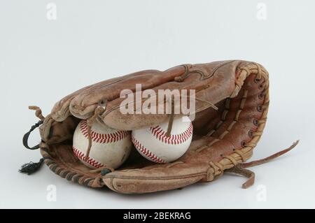 balles de baseball sur fond blanc Banque D'Images