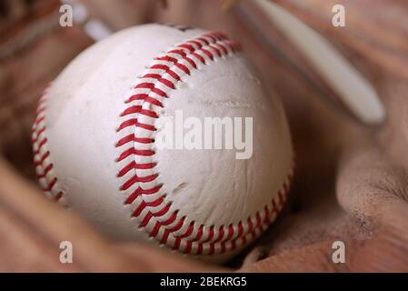 balles de baseball sur fond blanc Banque D'Images