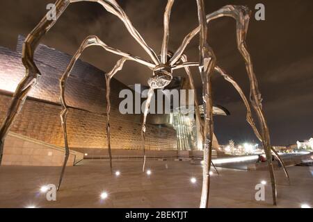 Louise Bourgeois' Maman de nuit, musée Guggenheim, Bilbao Banque D'Images