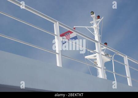 drapeau croate sur le bateau Banque D'Images