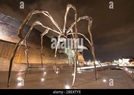 Louise Bourgeois' Maman de nuit, musée Guggenheim, Bilbao Banque D'Images