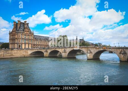 La Seine et Pont Neuf (nouveau pont) , Paris, France. Banque D'Images