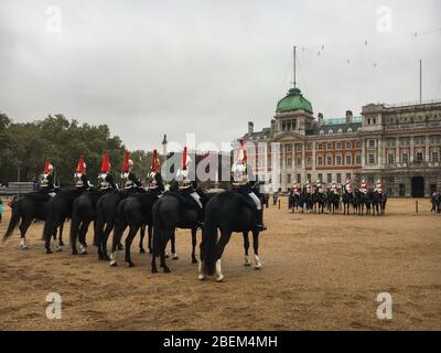 Londres, Royaume-Uni – 15 octobre 2018 : défilé des gardes royaux à la Admiralty House Banque D'Images