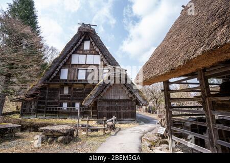 Village folklorique de Hida (Hida no Sato) avec maisons traditionnelles de la région de Hida, Takayama, Japon Banque D'Images